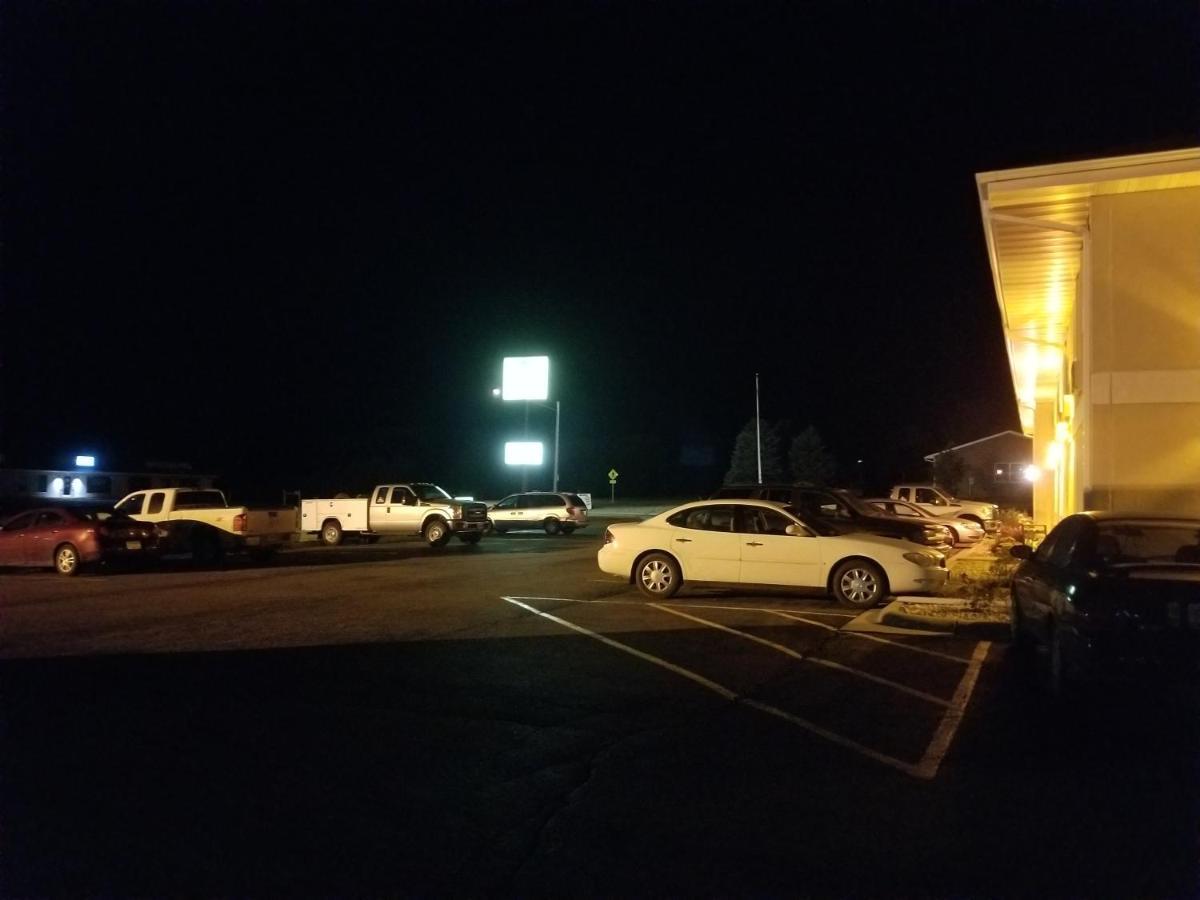 Bilmar Inn & Suites Dell Rapids Экстерьер фото