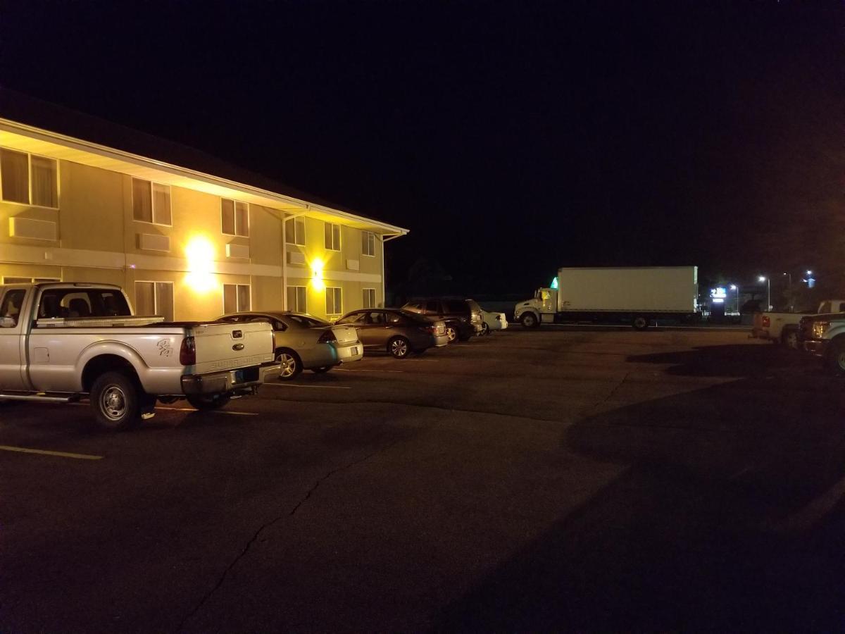 Bilmar Inn & Suites Dell Rapids Экстерьер фото
