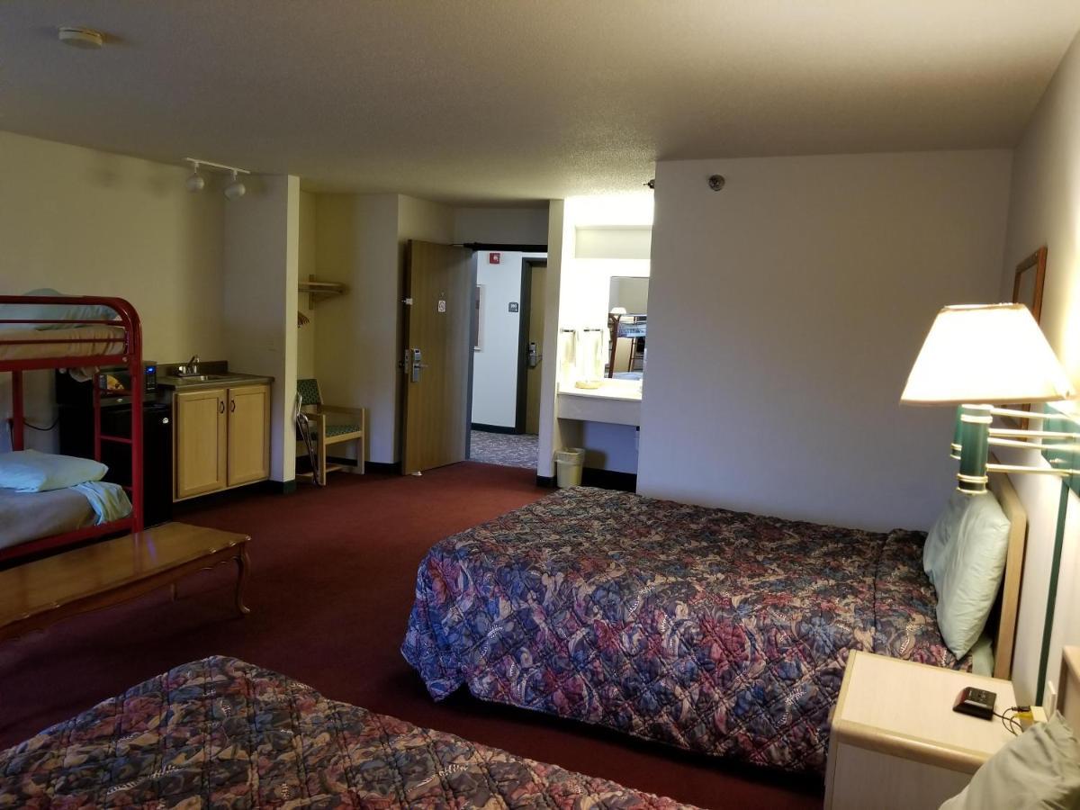 Bilmar Inn & Suites Dell Rapids Экстерьер фото