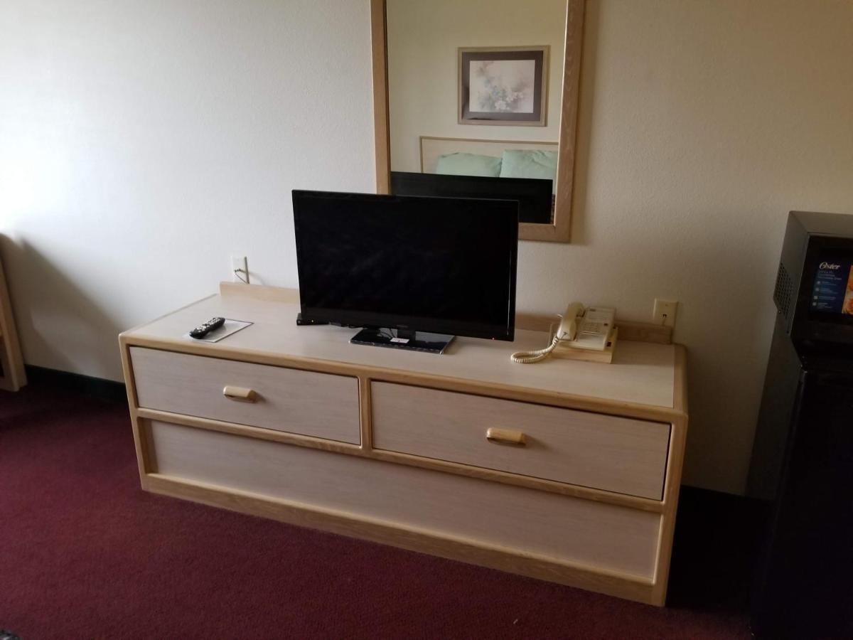 Bilmar Inn & Suites Dell Rapids Экстерьер фото