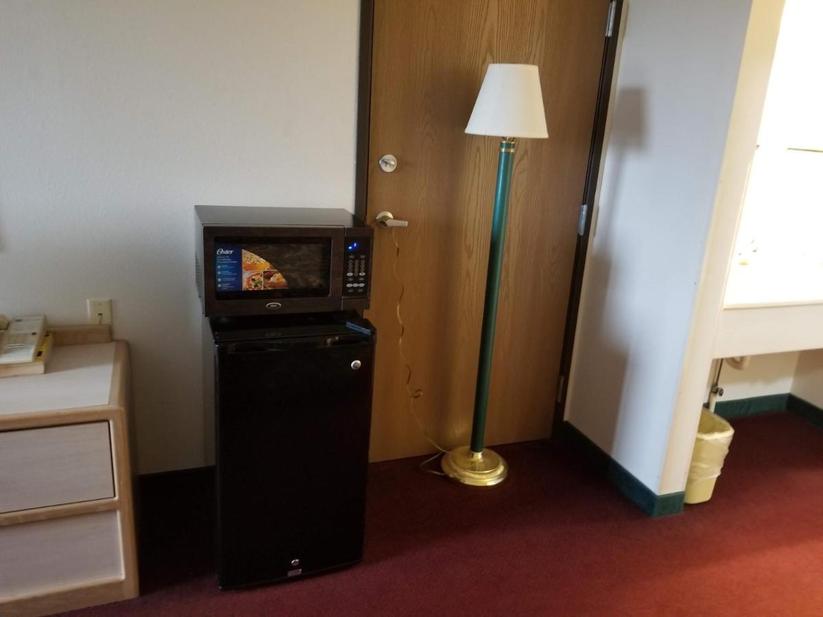 Bilmar Inn & Suites Dell Rapids Экстерьер фото