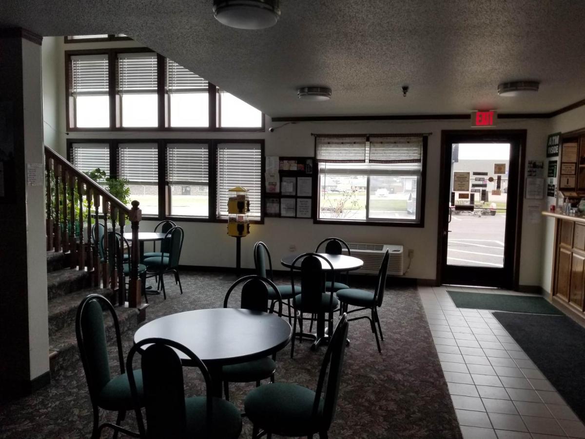 Bilmar Inn & Suites Dell Rapids Экстерьер фото