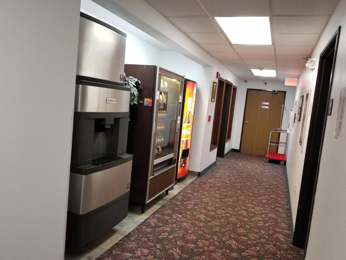 Bilmar Inn & Suites Dell Rapids Экстерьер фото